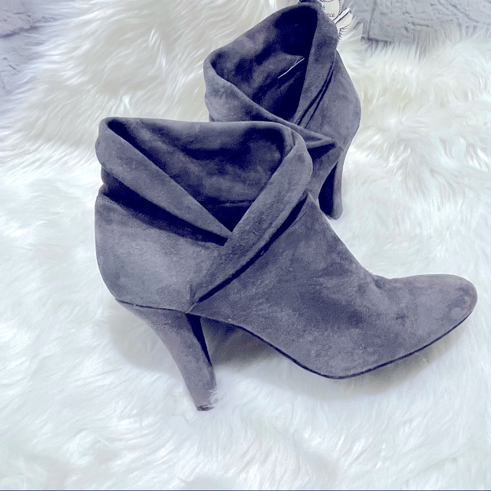 Enzo Angiolini Grey Suede Slide On Heeled Bootie - 8-1/2M EUC